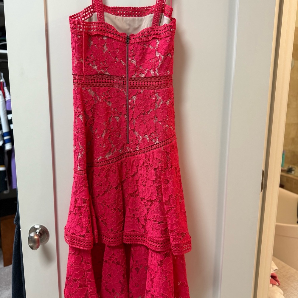 Alice + olivia pink lace tiered midi dress